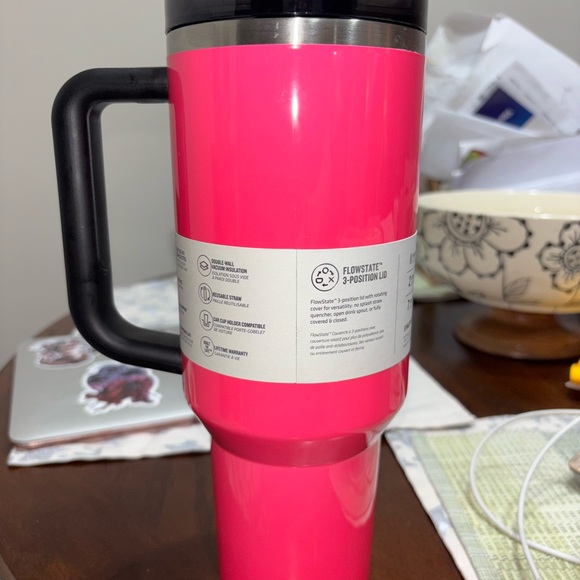 Stanley 40oz H2O Flowstate NEON PINK Quencher - Picture 5 of 7
